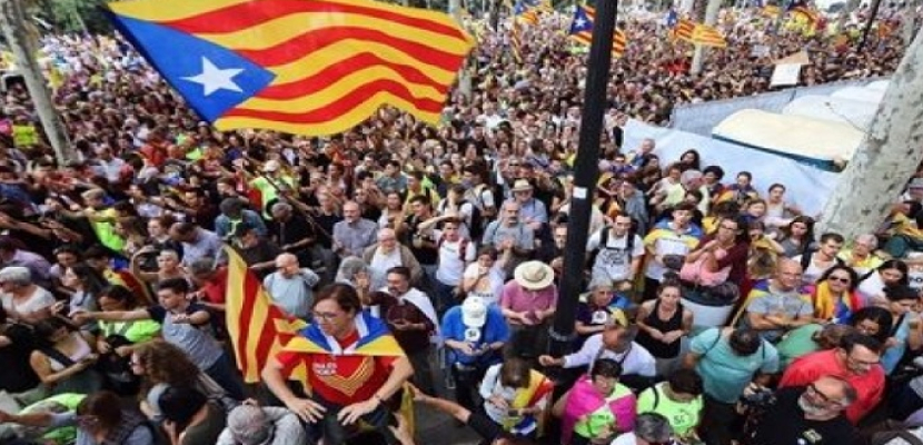 مسيرات احتجاجية في برشلونة تأييدًا للوحدة في اليوم الوطني بإسبانيا