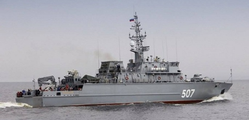 دايلي ستار البريطانية: سفينة إنزال روسية تقترب من فرقاطات الناتو على مسافة خطيرة قبالة سواحل سوريا