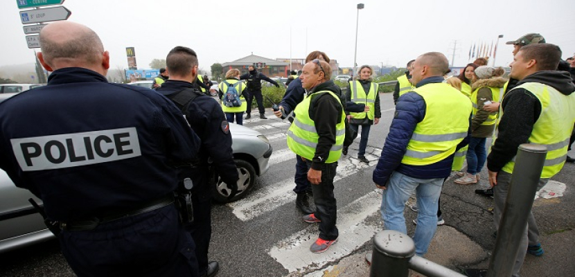 مصادمات بين الشرطة الفرنسية و محتجين على ارتفاع أسعار الوقود