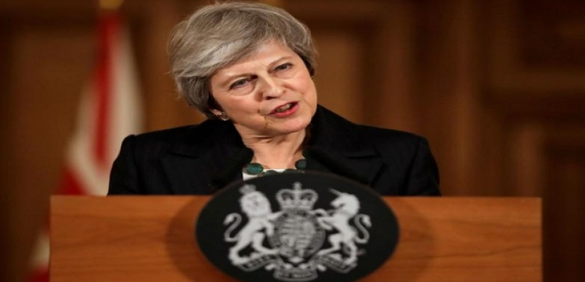 رئيسة وزراء بريطانيا: الإطاحة بي تهدد بتأخير الخروج من الاتحاد الأوروبي