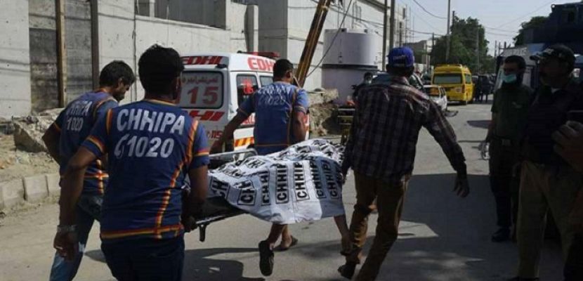 مسلحون يقتلون 5 أشخاص في هجوم على مركز شرطة باكستاني