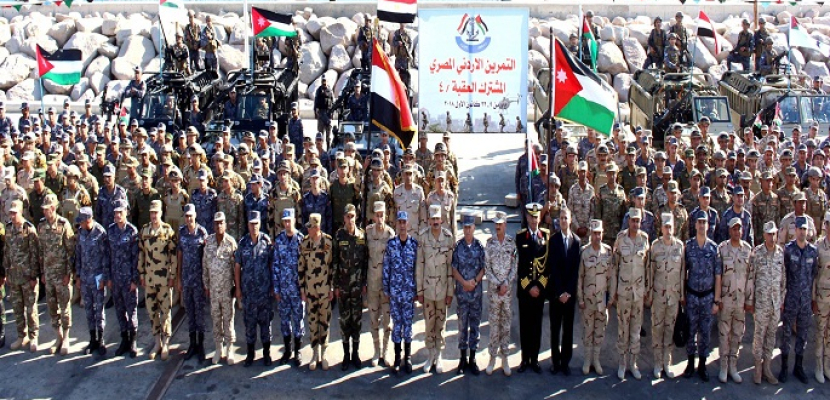 بالفيديو والصور.. عناصر من القوات المصرية والأردنية تنفذان التدريب المشترك “العقبة -4”