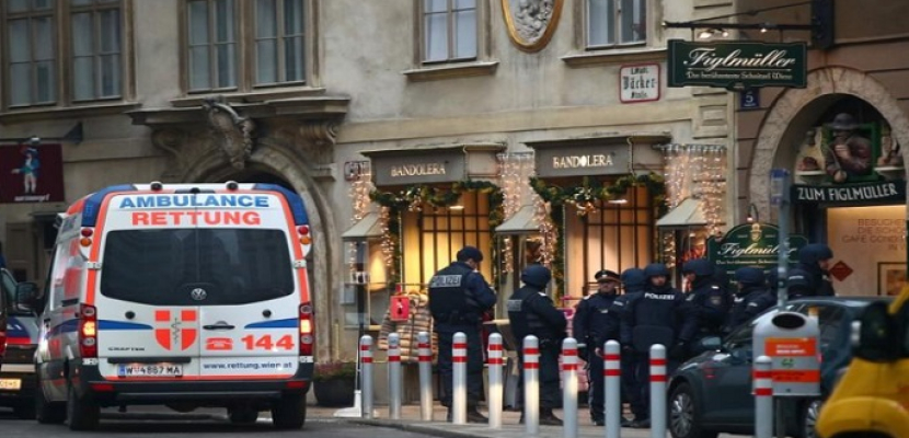 الشرطة: إطلاق النار في فيينا عمل إجرامي وليس هجوما عشوائيا