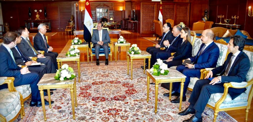 الرئيس السيسي يعرب عن تطلع مصر لمزيد من مجالات التعاون مع البنك الآسيوي للاستثمار في البنية التحتية