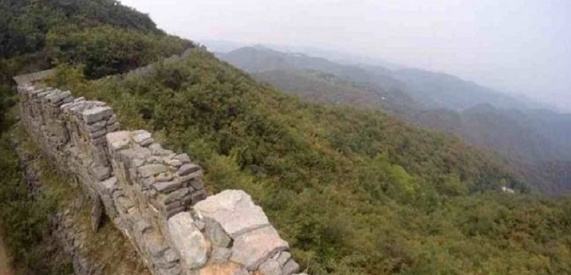 اكتشاف آثار جديدة لسور الصين العظيم في جبال شمالي الصين