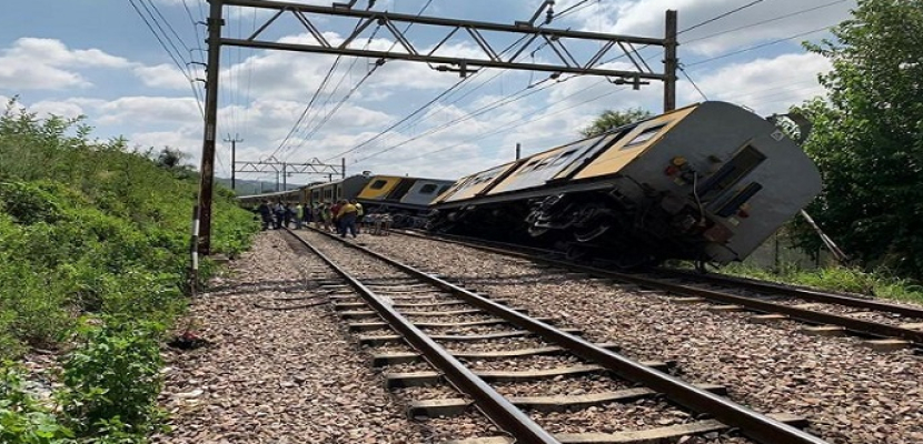 ثلاثة قتلى ومئات المصابين في تصادم قطارين بجنوب أفريقيا