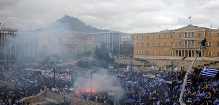 آلاف يحتجون في اليونان على الاتفاق الخاص باسم مقدونيا