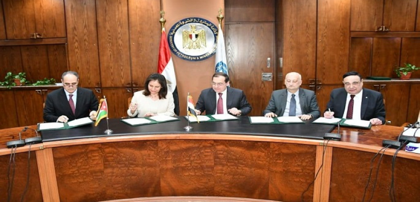 بالصور.. مصر والأردن توقعان ملاحق اتفاقيات بيع وشراء الغاز الطبيعي بين البلدين