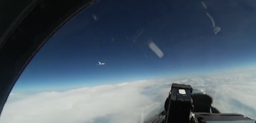 مقاتلة روسية تعترض طائرة عسكرية أمريكية فوق مياه بحر البلطيق