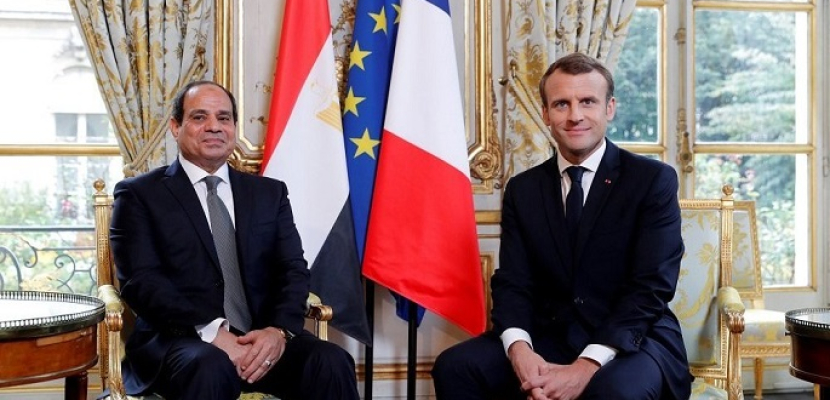 الرئيس السيسي يهنئ نظيره الفرنسي إيمانويل ماكرون بفوزه بالانتخابات الرئاسية لولاية ثانية