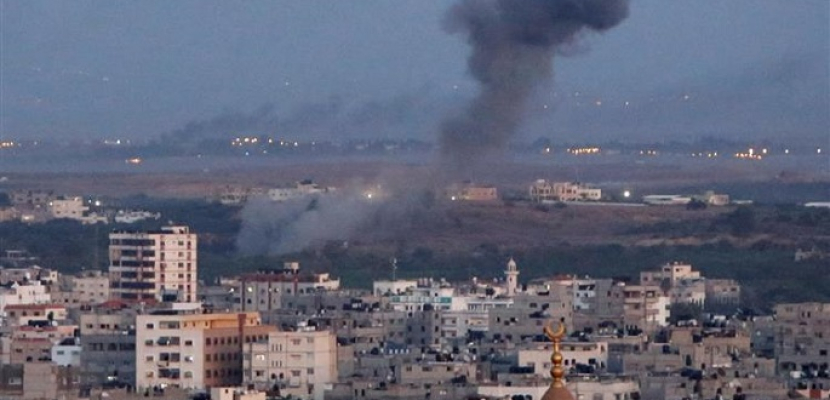 استشهاد فلسطيني وإصابة اثنين آخرين جراء قصف إسرائيلي جنوب غزة