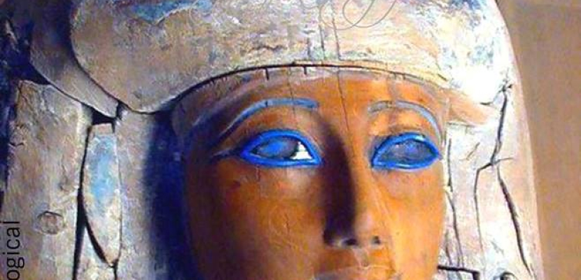 المتحف المصري يعرض قناعا مذهبا من الأسرة الـ 26 ولوحة جنائزية