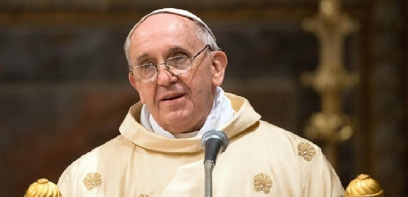البابا يدعو لتحرك حاسم ضد “بلاء” تهريب البشر والاستعباد