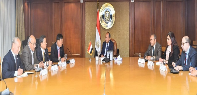 وزير التجارة يبحث مع رئيس جمعية التنمية الكورية المصرية سبل التعاون المشترك خلال المرحلة المقبلة