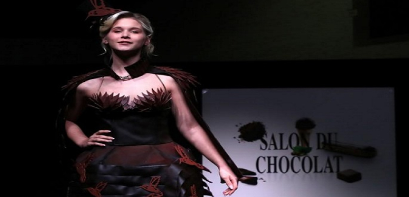 أثواب من الشوكولاتة في عرض أزياء ببلجيكا