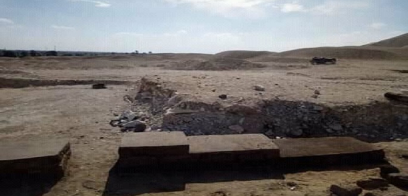 بالصور.. الآثار: استئناف أعمال الحفائر في منطقة هرم ميدوم ببني سويف