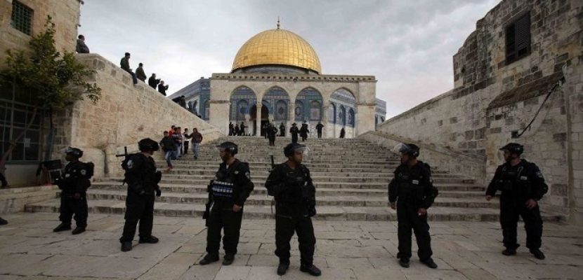 لليوم السادس .. الشرطة الإسرائيلية والمستوطنون يقتحمون المسجد الأقصى