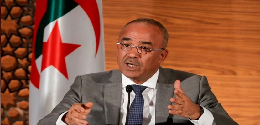 رئيس الوزراء الجديد يحث الجزائريين على قبول الحوار