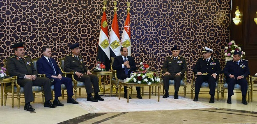 بالصور.. الرئيس السيسي يجتمع مع كبار قادة القوات المسلحة والشرطة