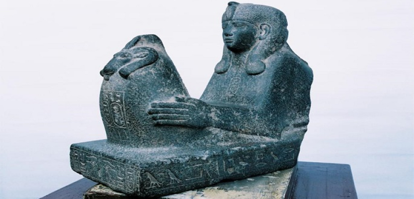المتحف المصري يبدأ عرض تمثالين لـ”شب إن وبت” الثانية ابنة أحد ملوك الأسرة الـ25
