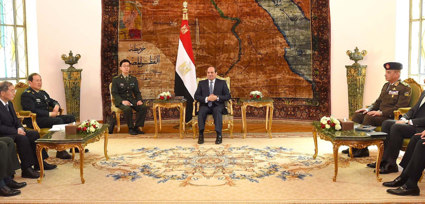 الرئيس السيسي يلتقى وزير الدفاع الصيني ويؤكد دعم مصر لمبادرة “الحزام والطريق”