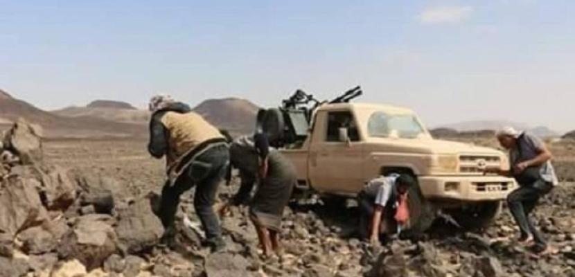 ميليشيا الحوثي تواصل خرق الالتزامات الإنسانية بموجب الهدنة وتقدم على تدمير طرق رئيسية