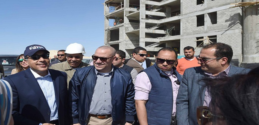 وزير الإسكان يتفقد مشروعي “JANNA” للإسكان الفاخر والحديقة المركزية بالشيخ زايد
