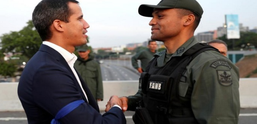فنزويلا: نواجه مجموعة صغيرة من “الخونة” يحاولون القيام بانقلاب