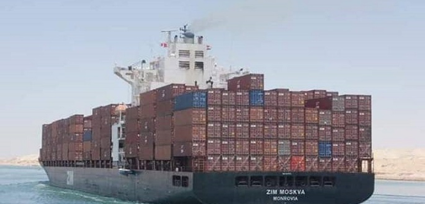 مميش: قناة السويس تسجل رقم قياسي بعبور 65 سفينة بحمولات 5 مليون طن