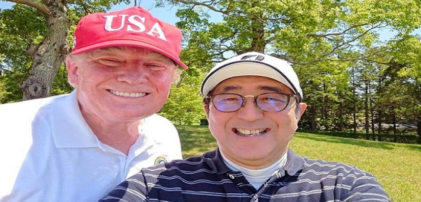 ترامب وآبي يلعبان الجولف ويشاهدان مباريات للسومو