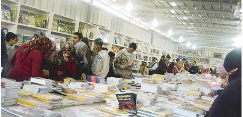 “معرض فيصل للكتاب” يواصل فعالياته بفقرات فنية متنوعة