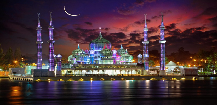 مسجد الكريستال في ماليزيا .. عنوان الإبهار والإبداع