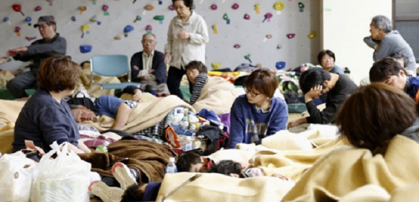 إجلاء مواطنين لمراكز إيواء تخوفا من تسونامى بسبب زلزال فى اليابان