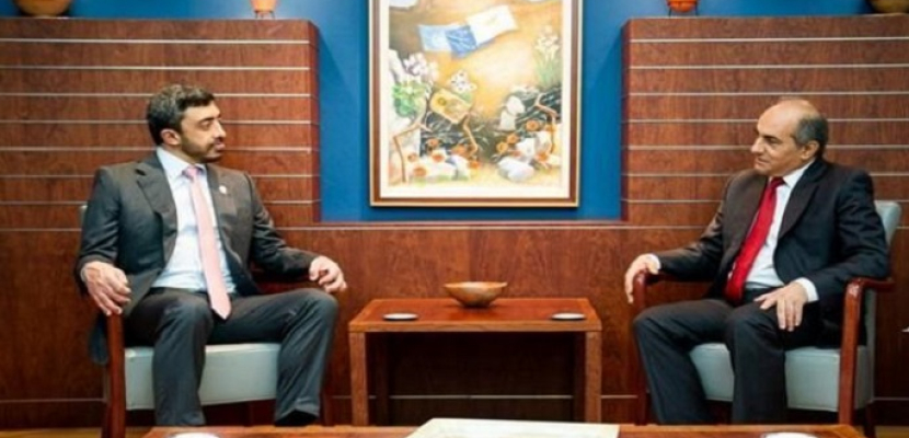 عبدالله بن زايد يبحث مع رئيس البرلمان القبرصي تعزيز العلاقات الثنائية