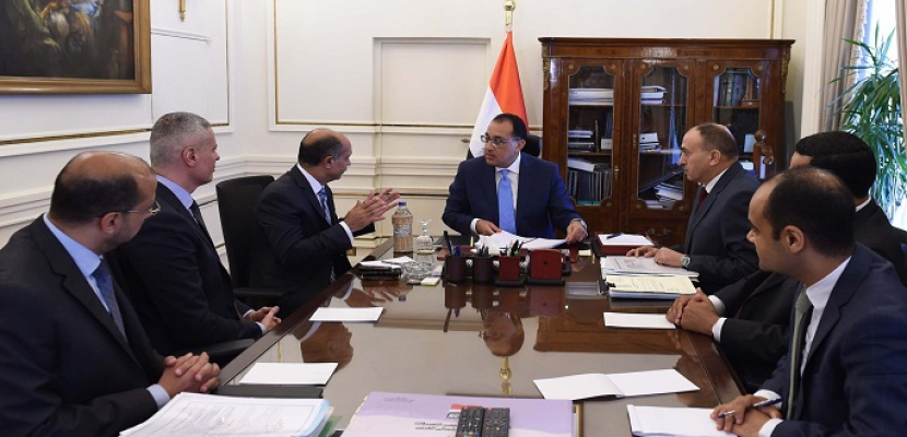 رئيس الوزراء يؤكد دعم الحكومة الكامل لشركة مصر للطيران وإجراءاتها لتحسين الأداء
