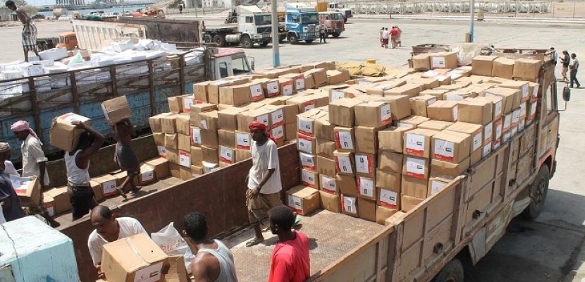 الاتحاد: الإمارات تقدم مساعدات غذائية لأهالي الساحل الغربي في اليمن