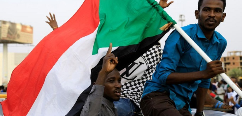 وثيقة السودان الدستورية تُمهد لحكم انتقالي وصولاً لعهد جديد