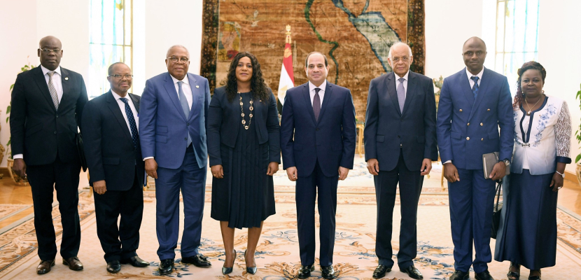 بالصور.. الرئيس السيسي يؤكد أن مصر تساند جهود التنمية وبناء القدرات والكوادر في توجو