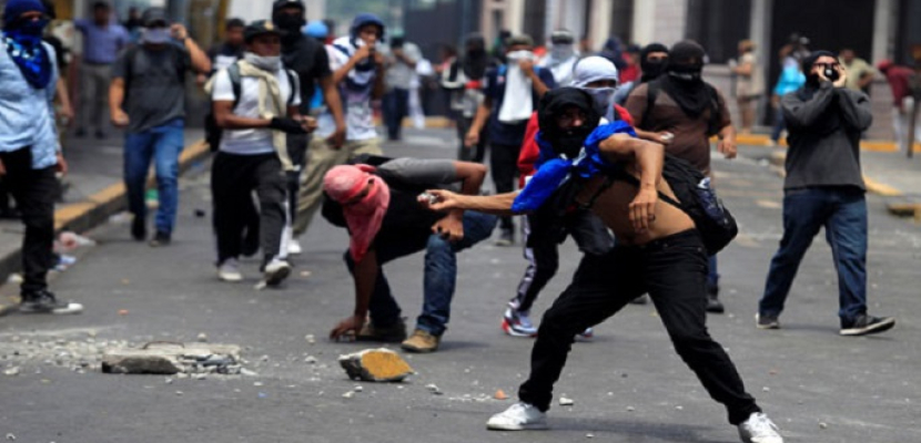 مظاهرات ضد وأخرى مؤيدة لرئيس هندوراس بالعاصمة تيجوسيجالبا