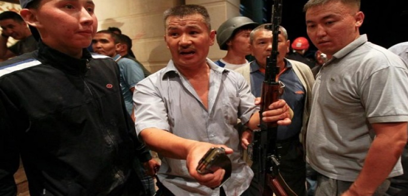 اعتقال رئيس قرغيزستان السابق بعد يوم من محاولة فاشلة لاحتجازه