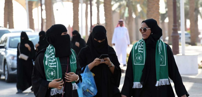 اليوم السعودية : 1000 امرأة يعبرن المنافذ الشرقية بدون تصريح ولى الأمر