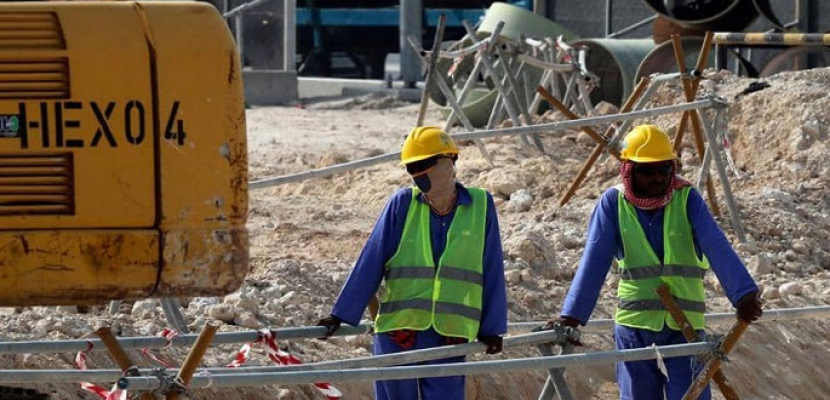 التليجراف البريطانية تكشف معاناة عمال المونديال في قطر