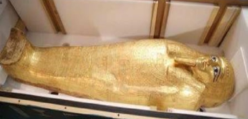 الآثار: عرض التابوت الذهبي للكاهن (نچم عنخ) الثلاثاء المقبل بمتحف الحضارة