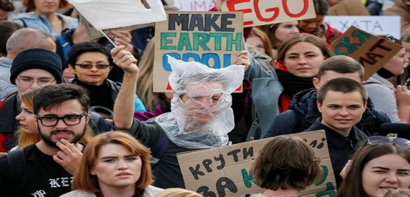 إضراب طلاب في عدة دول لمطالبة زعماء العالم بالتحرك إزاء تغير المناخ