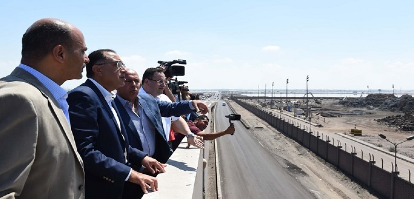 خلال زيارته للمحافظة.. مدبولي: تكليفات من الرئيس برفع كفاءة ميناء الإسكندرية
