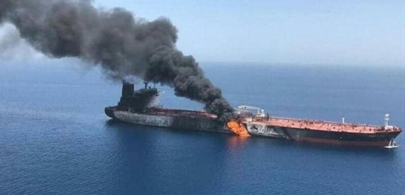 انفجار في ناقة نفط إيرانية و تسرب نفطي بالبحر الأحمر