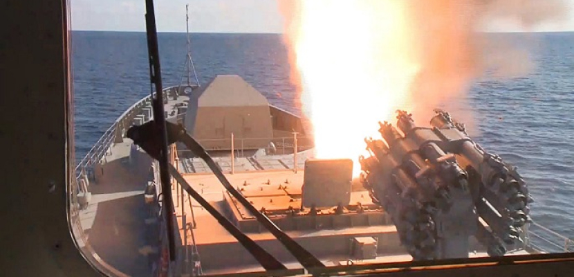 روسيا تجري تدريبات في البحر المتوسط وتطلق صواريخ كاليبر المجنحة