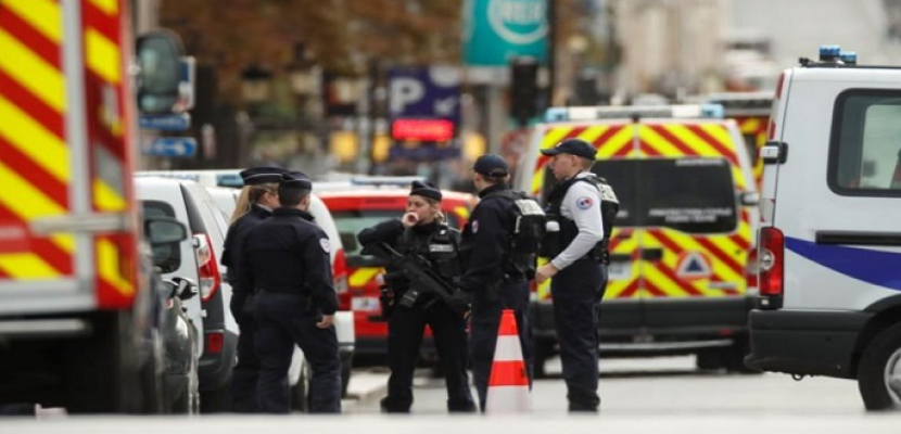 مدعي عام باريس: الهجوم على مقر الشرطة بالعاصمة أسفر عن مقتل امرأة وثلاثة رجال