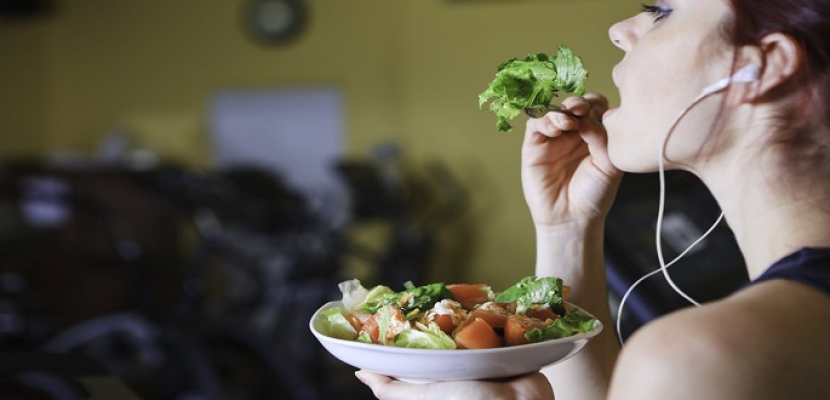 دراسة : تناول الخضروات نيئة يضر بصحتك
