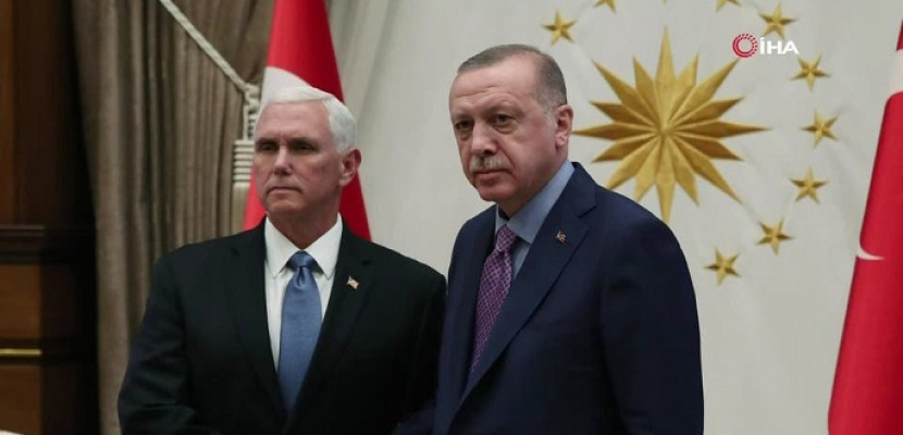 بنس يجتمع مع أردوغان لدعوته لوقف هجوم تركيا في سوريا
